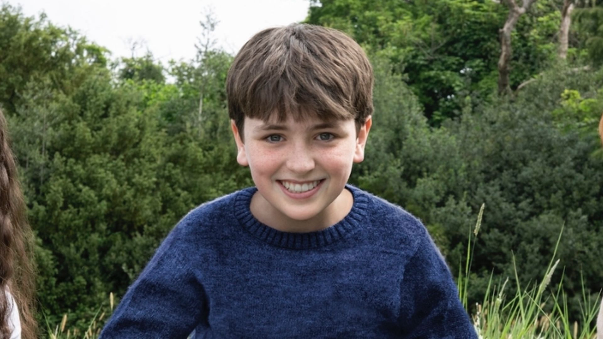 Dominic McLaughlin plays Harry Potter (Image via Warner Bros.)